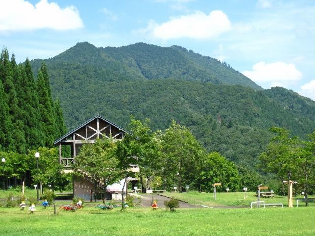 �ܐF�ΗΒn�����L�����v��E�ܐF�΃��b�W�̎ʐ^1