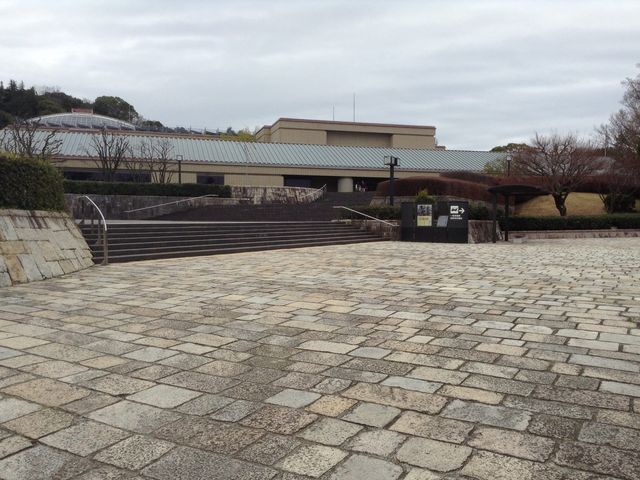 ���{���S���t�N���u