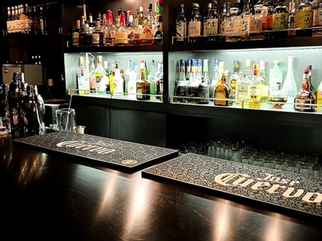 o[ EW Bar Lounge O̎ʐ^1