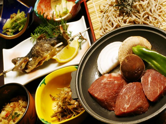 �c�Ǝ��ԁ@11�F00�`15�F00
��11���l�ȏ�̏ꍇ�͏��{�s���瑗�}���s���Ă���܂��B
 ���A��̂��q�l�ɑ�l�C�B_�y�b�g�����܂��X�̃��]�[�g���@�������R�e�[�W