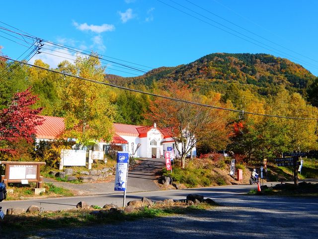 ��t�Ǘ����Z���^�[�n�E�X�ɂ� �J�t�F���X�g�����E�ȈՔ��X�����݂���Ă��܂��B_�O�邢�����̍L�� �I�[�g�L�����v��