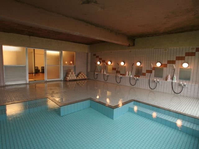 �P�O�O�����򂩂������̓V�R����B�����Ǝ�ቷ�̂Q�{�̌���̓��ʂ݂̂ŉ��x�����B���z�e�����ݐ؂̏ꍇ�͎���s�B_�ΔȌ��򂩂������̏h�@�،˒r����z�e�����،˒r�L�����v��