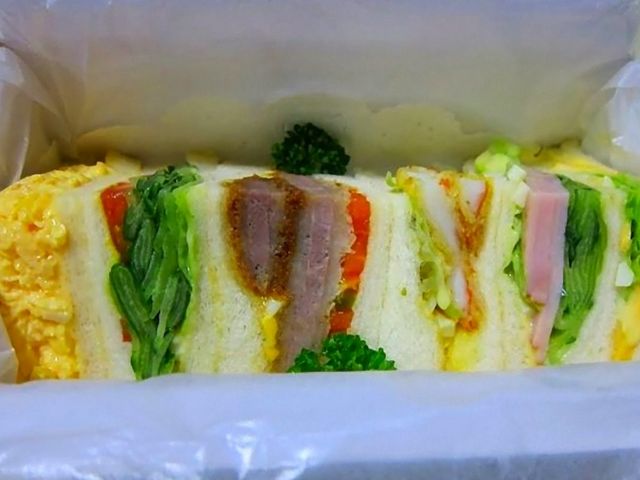 �T���h�E�C�b�`�@���}��