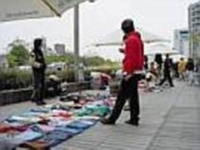 �����p���\���̉��Łu�s�v���J�����_����܂��{�[�h�E�H�[�N