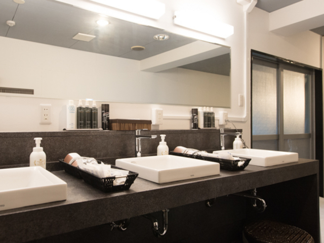 �y�E�ߏ��z�i�j���j_���u�}�b�N�X���]�[�g������Ό�