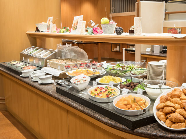 �y���X�g�����K�[�f�j�A�z�e�[�}�ɉ������r���b�t�F�̂���_�z�e���}�C�X�e�C�Y�v���~�A���c