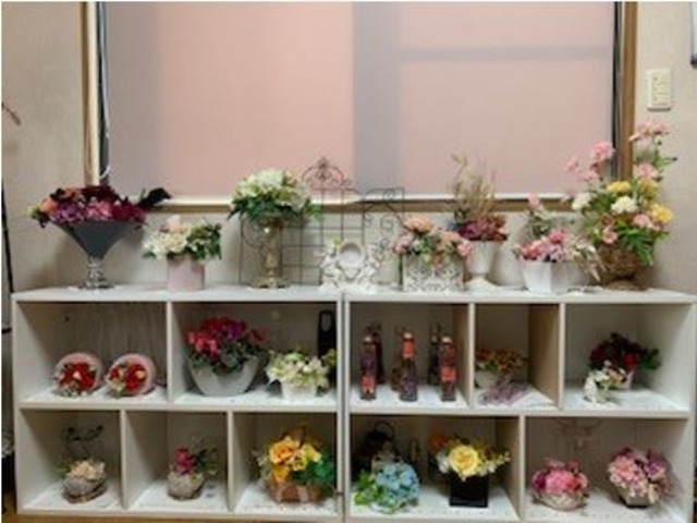 ���b�X�������ɔ̔��R�[�i�[������܂��B����]�̏��i������܂����炨�������߉������B_�v�e�B�E�t���[��