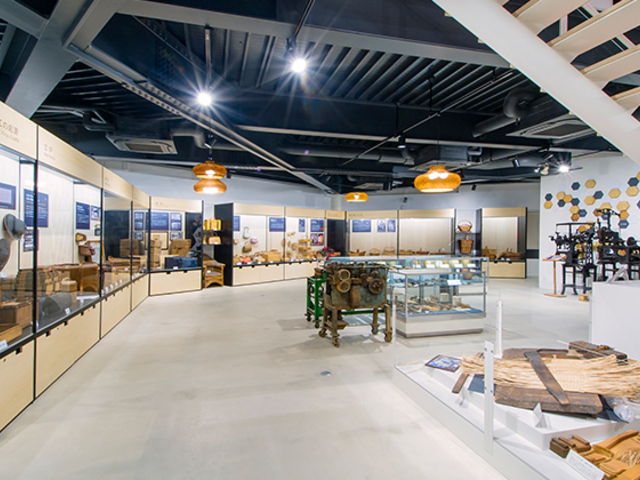 �������~���[�W�A��