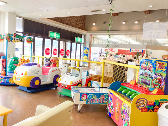 �Ȃ�ƁA�����͐ݒu�Q�[���@���t���[�v���C�ŉ��x�ł��V�ׂ�I_�L�b�Y�����hUS �����v�R�X