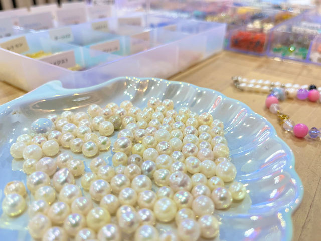 �^���V�R�΂�p�����A�N�Z�T���[���̌���_OISE JEWELRY gallery&cafe