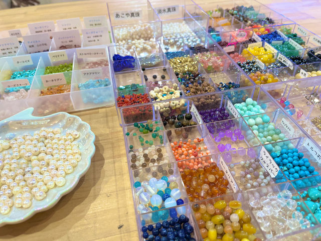 �^���V�R�΂�p�����A�N�Z�T���[���̌���_OISE JEWELRY gallery&cafe