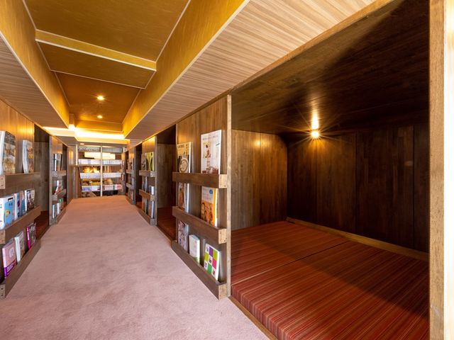 �����i�����j
_RAKU SPA GARDEN���É�