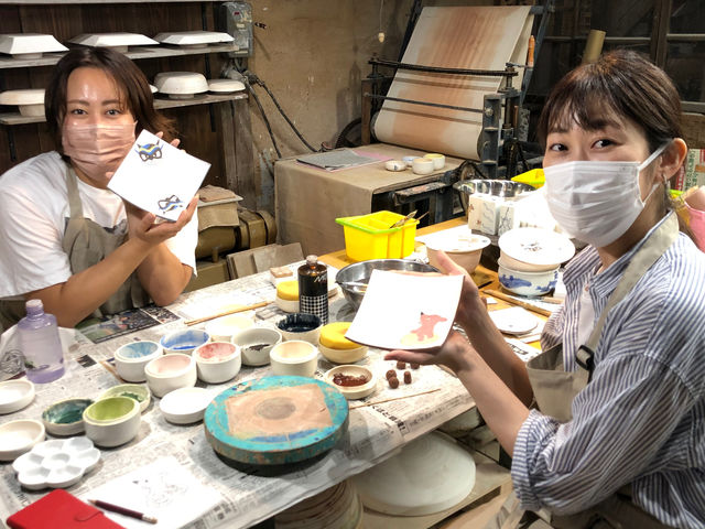 �G�t�̌��A�D���Ȋ�ɁA�D���ȐF��
���E�Ɉ�̂��C�ɓ���B_��΍H�[