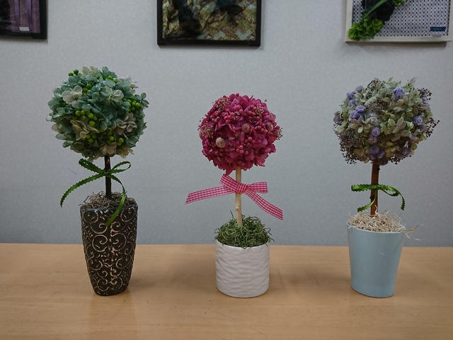 �v���U�[�u�h�t�����[�̃g�s�A���[�̃A�����W�ł��B�ޗ���S�Ď����őI��ł��������܂��̂ŁA�݂Ȃ���S���Ⴄ���̂��o���オ��܂��B_��k SENKEI