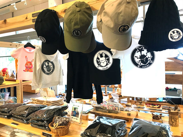 �V���b�v���i_���Ă� �X�Ɛ��ӂ̋����|�|��