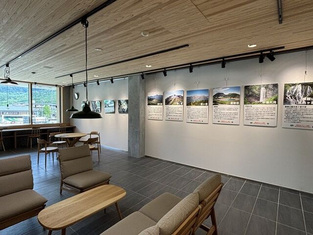 �����R�x������������˃r�W�^�[�Z���^�[