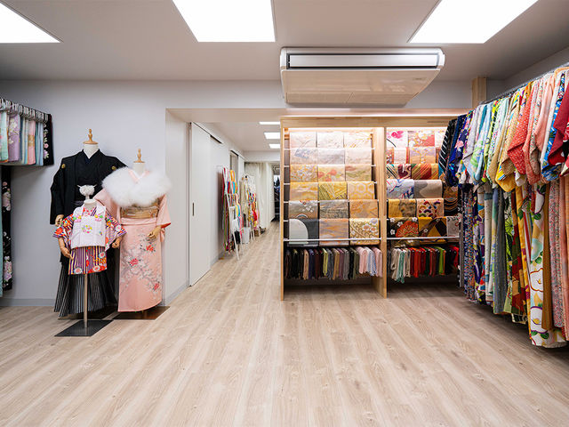 ���y����