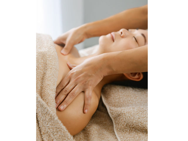 �I�[���n���h�ŁA��l�ЂƂ�̐g�̂ɍ��킹�Ē��J�Ɏ{�p�������܂��B_�{�Ó������N�[�[�V�����T����GRANDSEA