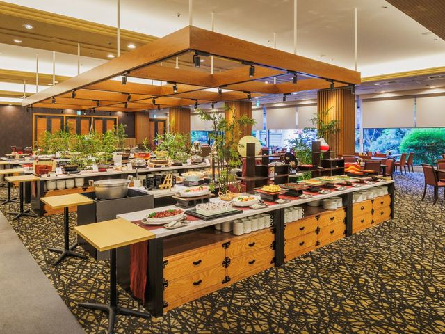 �_�C�j���O���X�g�����u���v_�ە�ό��z�e��