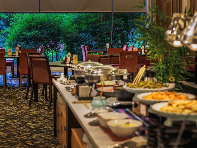 �_�C�j���O���X�g�����u���v_�ە�ό��z�e��