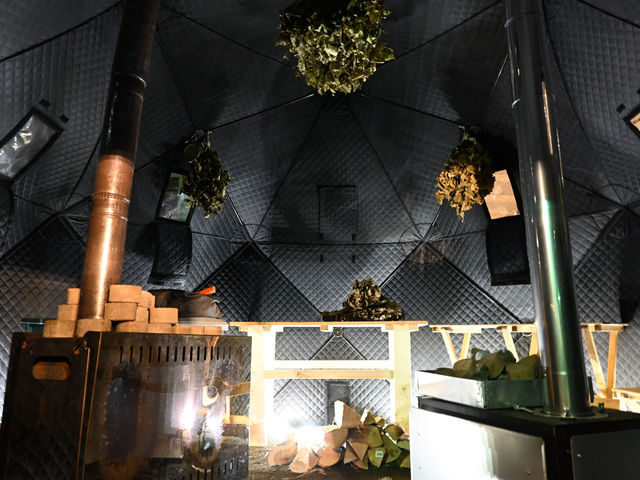 �e���g�T�E�i�̓��B�q�^�̍���ɕ�܂�āA�V�̌����ł��܂��I
���X�ɂ͂Ȃ��A���͓I�ȍ���ɕ�܂ꂽ�T�E�i�ł��B_�k�C���T�E�i�������i�ϒO�c�Ə��j