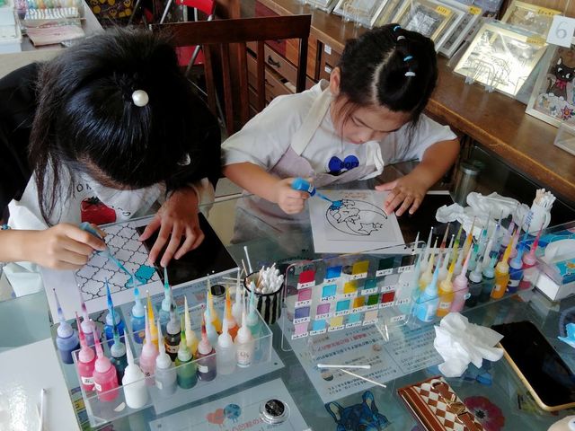 �̌��̗l�q_�����߂�H�[