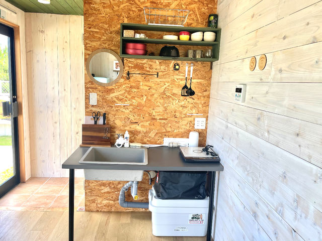 �t���C�p���A��A��A�L�b�`���o�T�~�A�{�E���Ȃǂ�u���Ă܂��B_UNIUS SEASIDE CAMP  ���j�A�X�V�[�T�C�h�L�����v