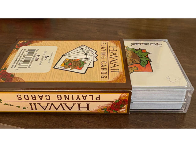 �g�����v�Ƒ��J�[�h�Q�[����������u���Ă܂��I_UNIUS SEASIDE CAMP  ���j�A�X�V�[�T�C�h�L�����v