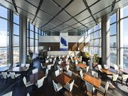 XJCXg Top of Universal̎ʐ^4