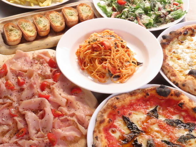 PIZZERIA BAR ConeLi sbcFAo[ Rl {ꒆX̎ʐ^1