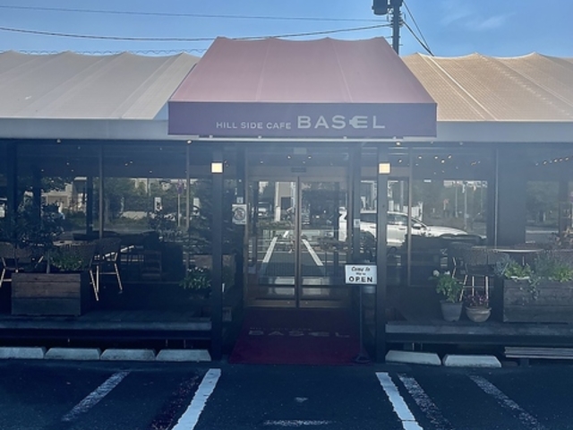 HILL SIDE CAFE BASEL qTChJtFo[Z̎ʐ^1