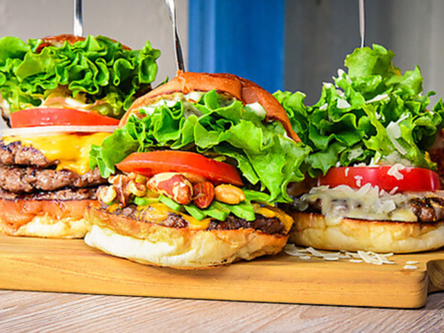 Mr Tokyo BURGER S cafe ~X^[gELE o[K[YJtF̎ʐ^1