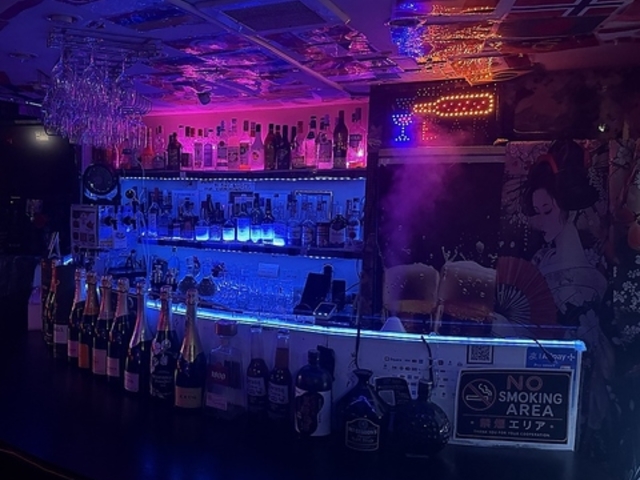 H2 INTERNATIONAL BAR �G�C�`�c�[ �C���^�[�i�V���i�� �o�[�̎ʐ^1