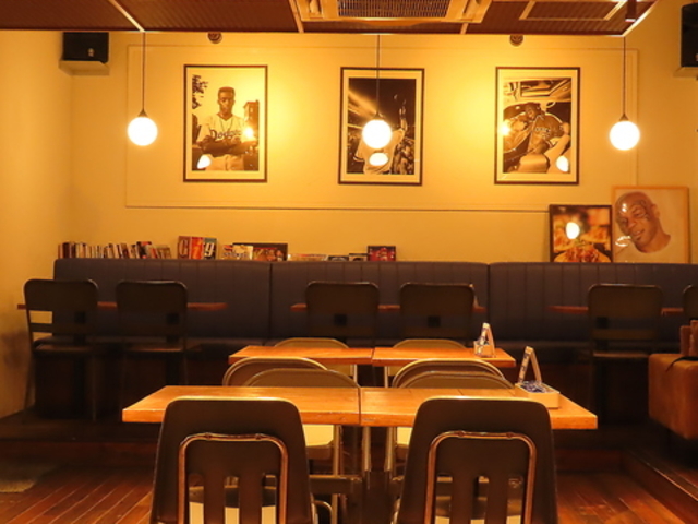 LIKE A TAVERN CN A ^o[̎ʐ^1