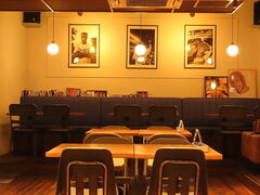 LIKE A TAVERN CN A ^o[̎ʐ^1