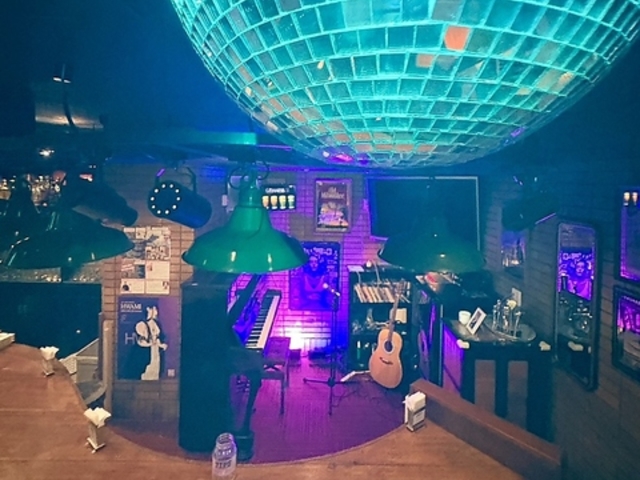 sAmXgo[ Tj[TCh̎ʐ^1