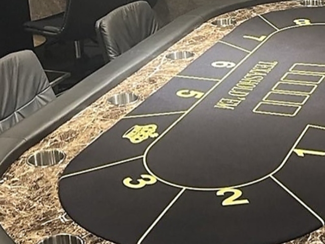 POKER BAR BLUCKY |[J[o[ubL[̎ʐ^1