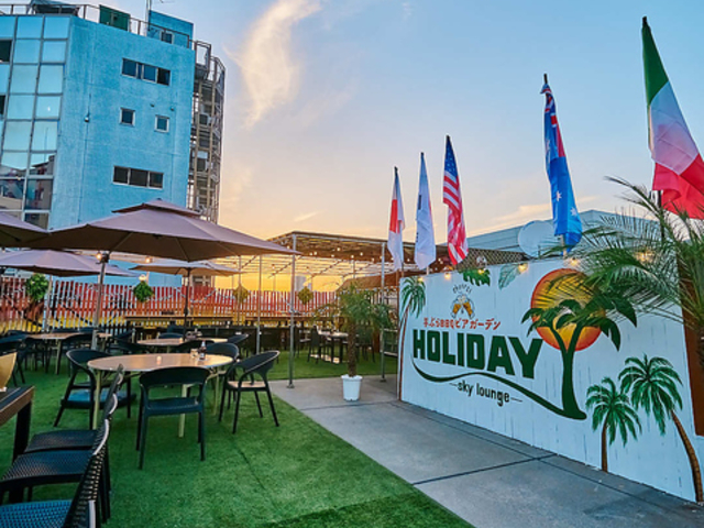HOLIDAY SKY LOUNGE �z���f�C�X�J�C���E���W �V�h�̎ʐ^1