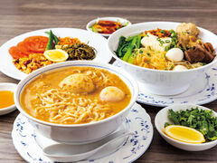 Royal myanmarの写真1