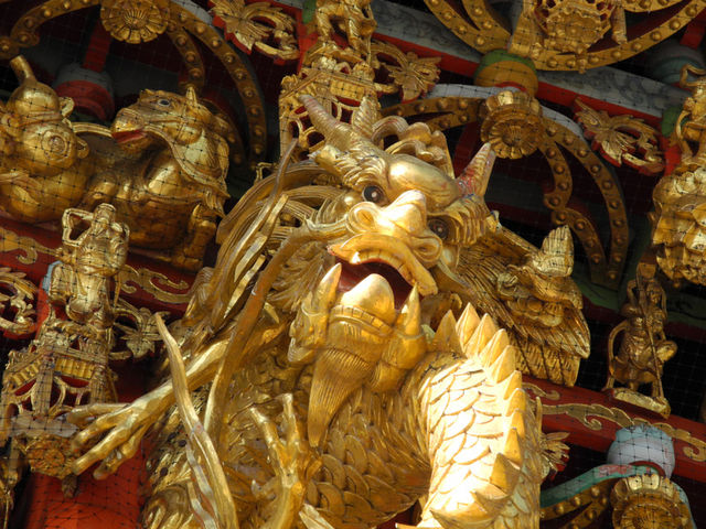 �ܐ瓪�̗������鐹�V�{