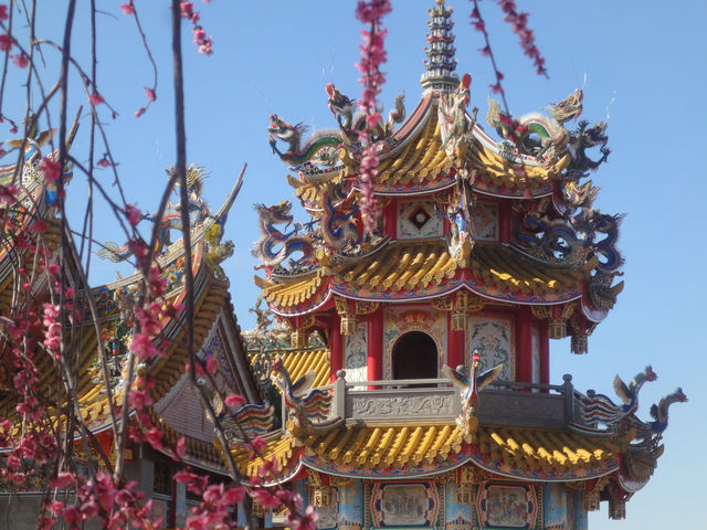 �ܐ瓪�̗������鐹�V�{