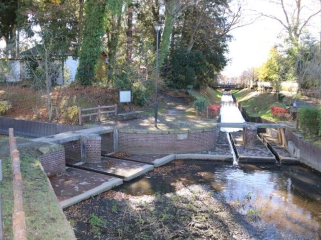 �{������_�]�A�p�����a�{������