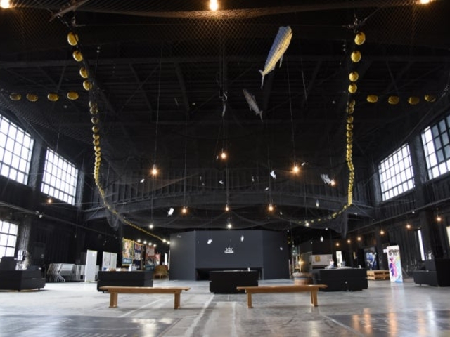 �X���s���ƕ����𗬃Z���^�[