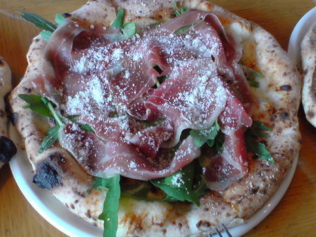 ピッツェリア トラットリア チェザリ Pizzeria Trattoria CESARI