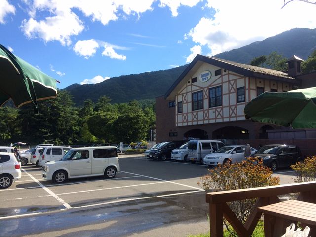 t@[X̒ԏꂩfGȎR݂܂B̑oXZ^[̂łB_t@[X