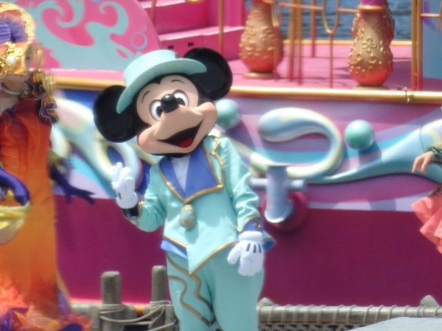 �t�@�b�V���i�u���@�C�[�X�^�[_�����f�B�Y�j�[�V�[(R)