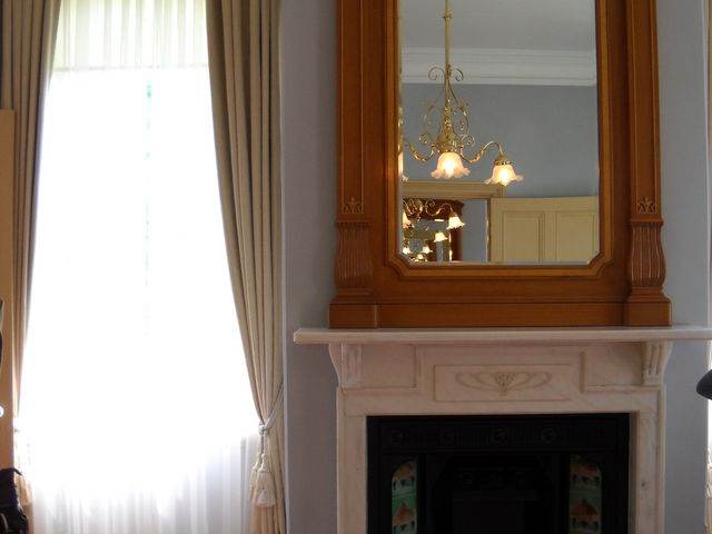 �g�F�Ƌ��Ɨh���J�[�e���B_�V���t