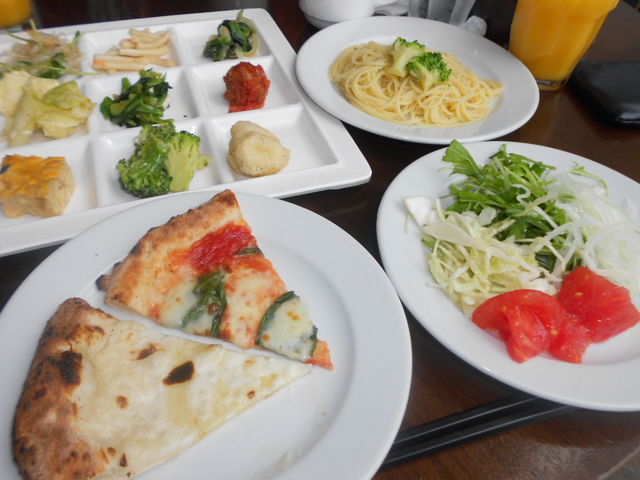 PIZZA SALVATORE CUOMO �s�b�c�@ �T���o�g�[�� �N�I�� �~�c