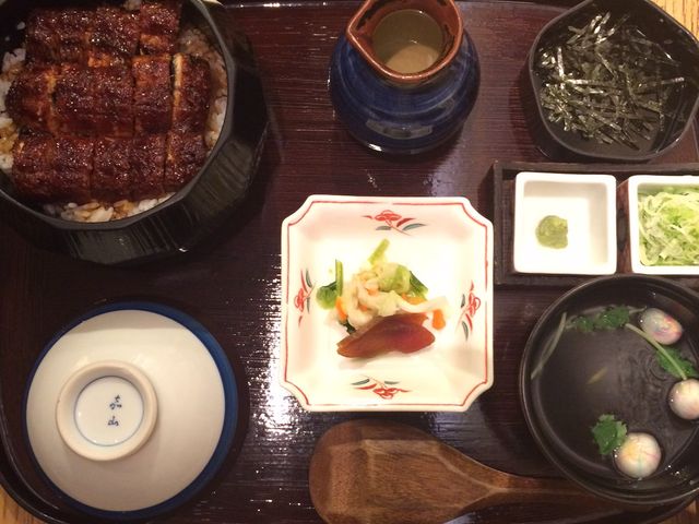 Ђ܂Ԃ É  XJCc[^E \}`X