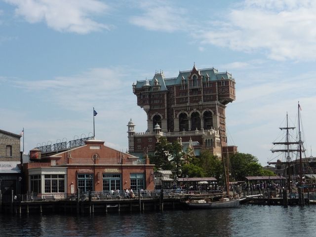 �f�B�Y�j�[�V�[�̌i�F���Y��ł���_�����f�B�Y�j�[�V�[(R)